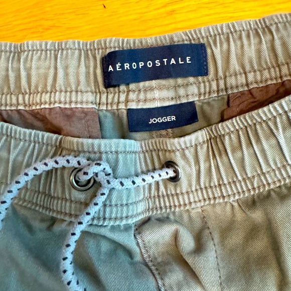 Men’s Aeropostale khaki grey joggers size M. Excellent condition. - Picture 3 of 4